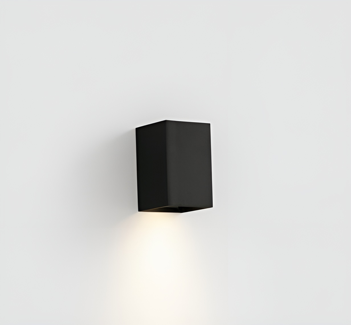 Faro Lune SQ 1L, настенный прямоугольный светильник 40531, цвет черный матовый