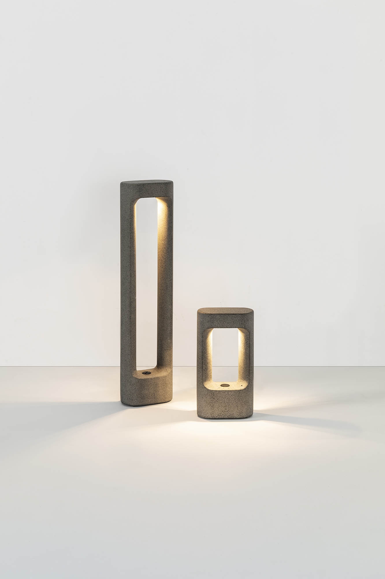 Проблесковый маячок TOTEM 285 серого цвета 3000K